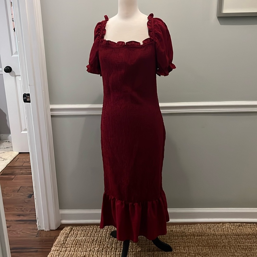 Pretty Garden long, red short sleeve ruffle dress